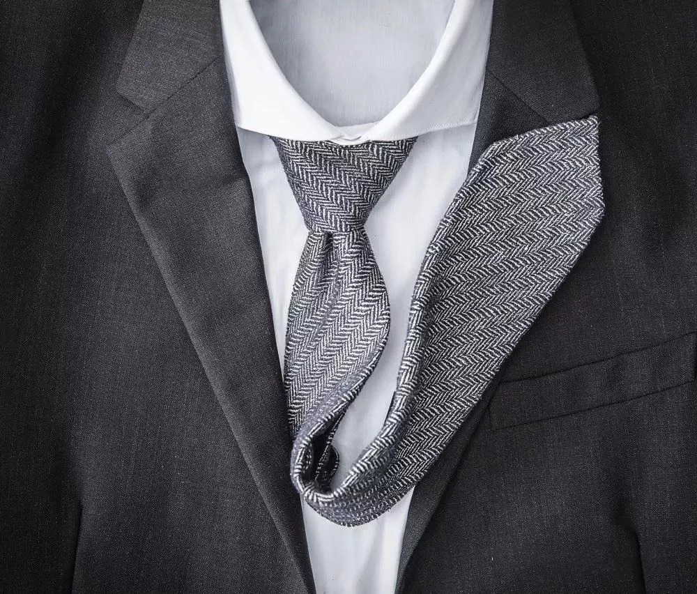 新疆西服定制,西服领带选择,马克西姆西服定制